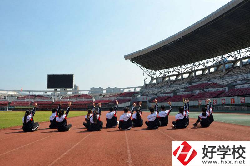 婁底藝術(shù)職業(yè)學(xué)校音樂(lè)與舞蹈專(zhuān)業(yè)怎么樣？